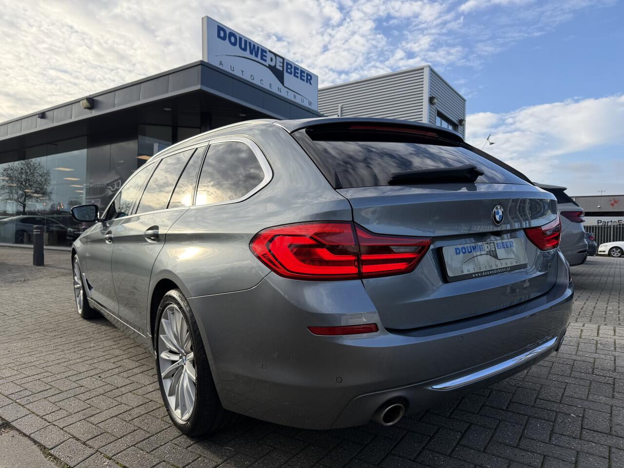 BMW 5-SERIE Touring 530i Luxury Line 530 Pano-Dak | HUD | Camera | HiFi | Stoelverw. voor & achter |