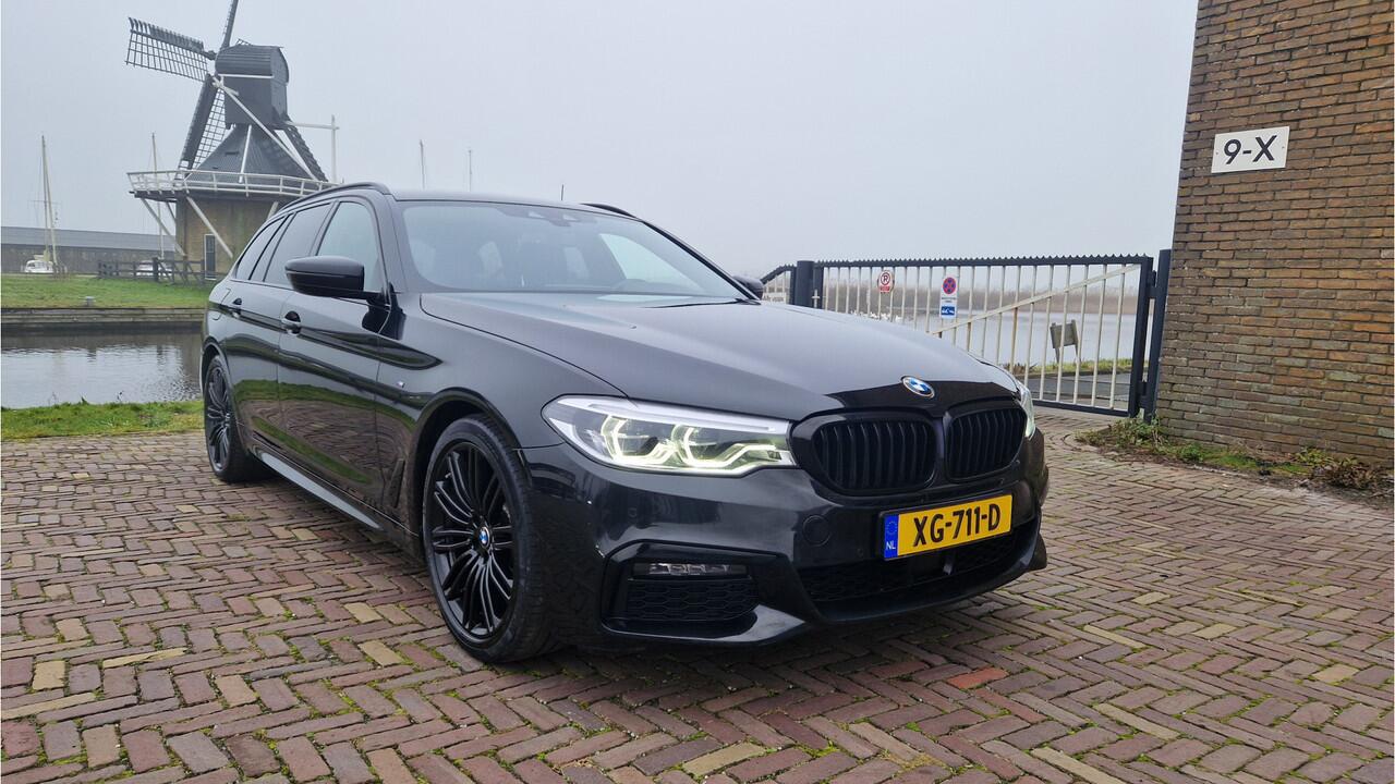 BMW 5-SERIE Touring 520d High Executive ACC / M-Pakket / Virtual display / Stoel verwarming & verkoeling / Carplay / Memory