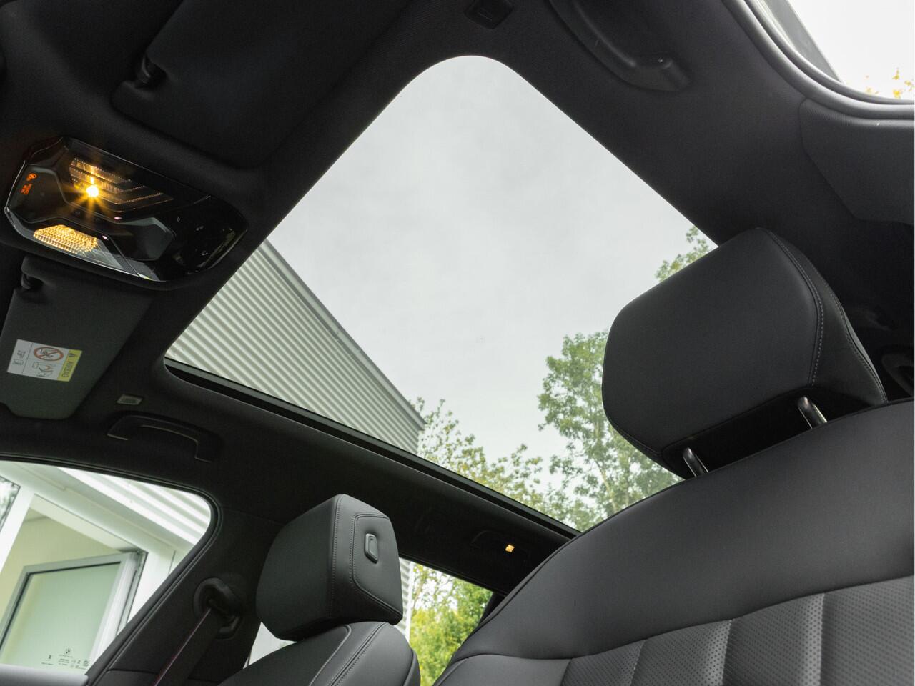 BMW 5-SERIE Touring 520d xDrive - M-Sport Pro - Pano - Trekhaak - ACC - Harman Kardon