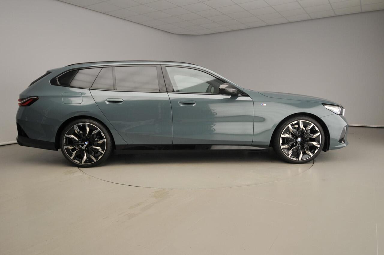 BMW 5-SERIE Touring 540d xDrive | M-Sportpakket | LED | HUD | Schuifdak | Active cruise | Elektr. zetels | DAB | Bowers & Wilkins sound | Alu 21 inch