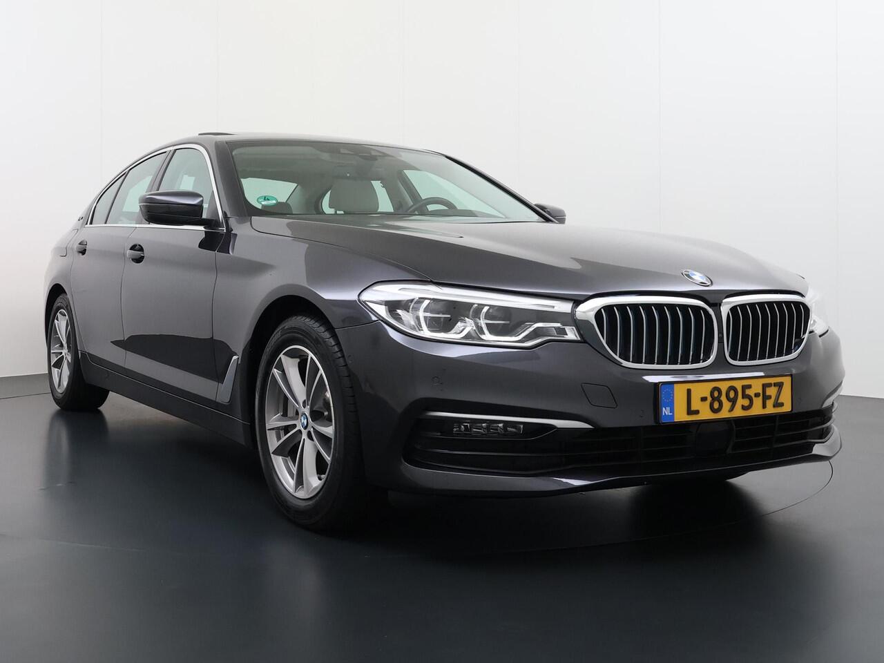 BMW 5-SERIE 530e iPerformance Executive HUD 360 Camera Schuifdak Camera Leder Dealer onderhouden