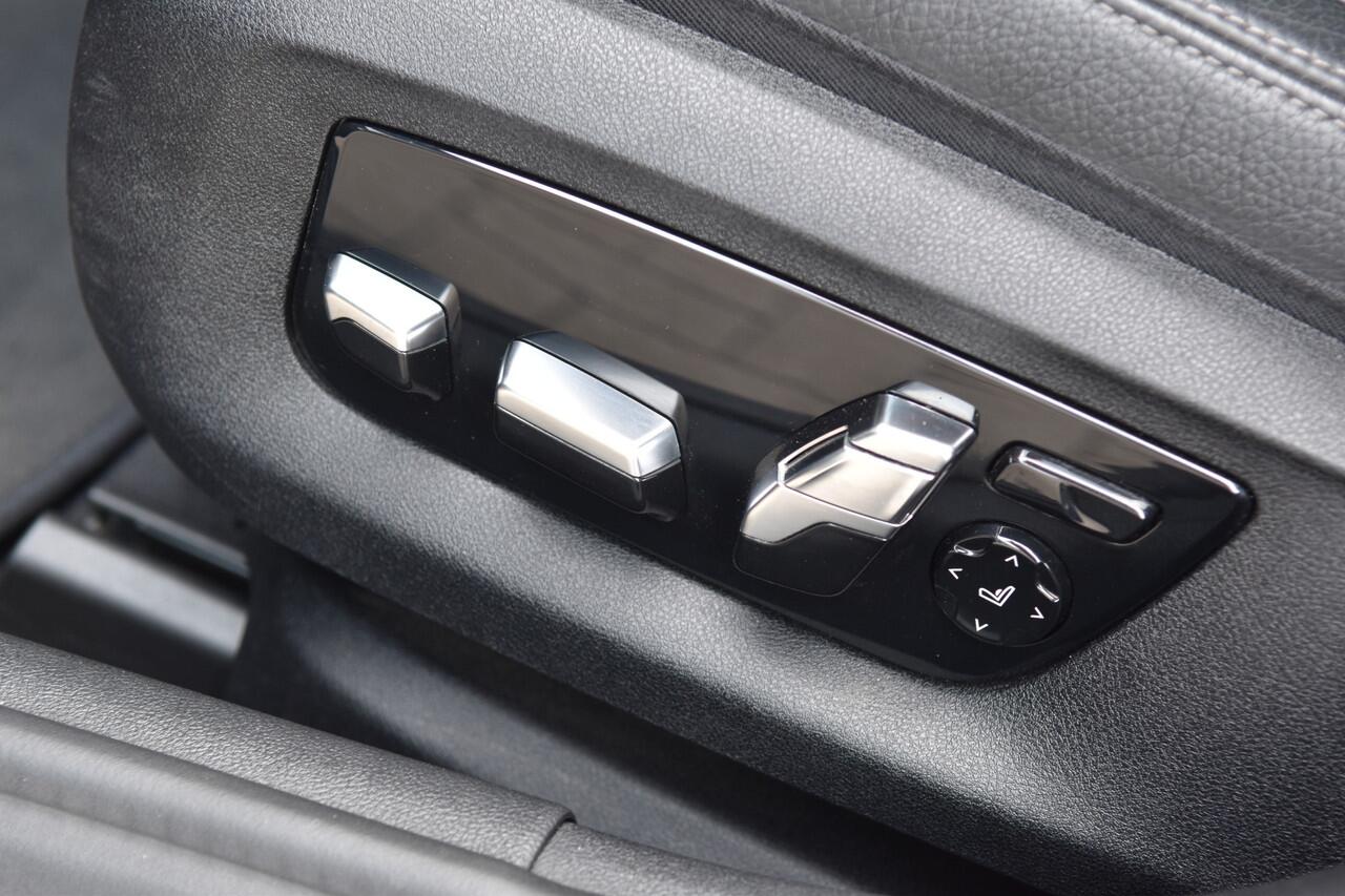 BMW 5-SERIE Touring 520i High Executive Edition * Comfort stoelen * Live cockpit * Grootlicht assistent * Dealer onderhouden *