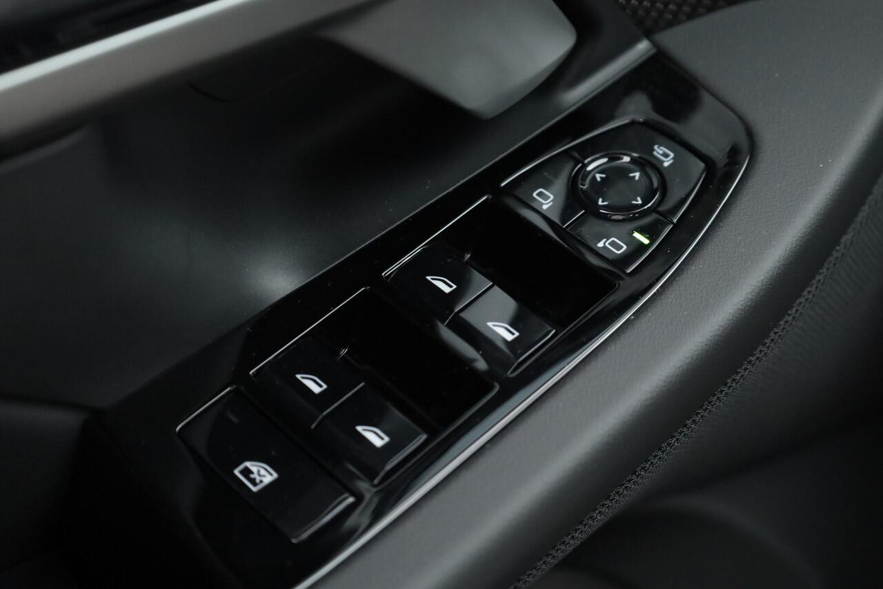 BMW 5-SERIE 530e xDrive M Sport | Pano | HUD | Harman Kardon | 360cam | Stoelventi. | Memory seats