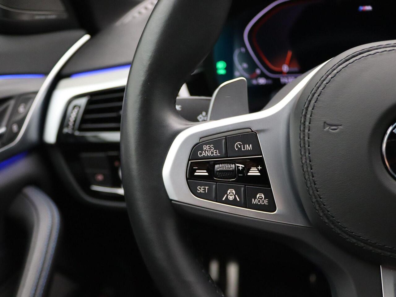 BMW 5-SERIE Sedan 540i M Sportpakket | 4-zone airco | Head-Up Display | Harman Kardon | Driv Ass Prof | 20"