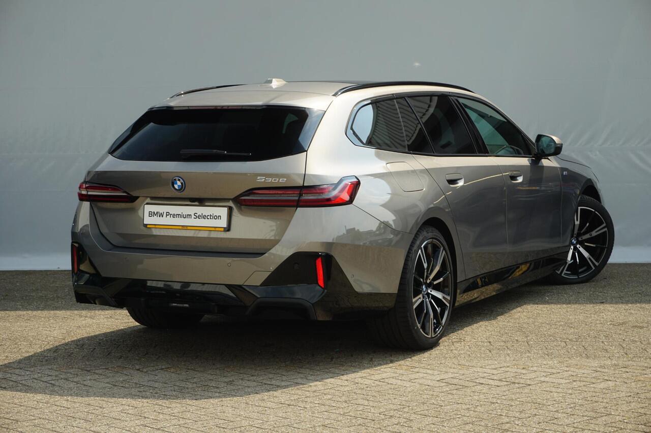 BMW 5-SERIE Touring 530e M Sportpakket Pro 20'' / Panoramadak / Stoelventilatie / Harman Kardon / Trekhaak | Ekris Selection