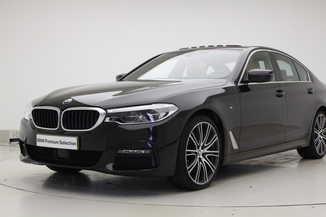 BMW 5-SERIE 530i xDrive Individual | Driving Assistant Plus | Stoelventilatie | M-Sport | Lederen Dash | Schuifdak | 20" | Harman Kardon |