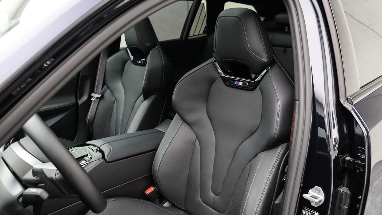 BMW 5-SERIE Touring 530e xDrive M-Sport Pro | Stoelventilatie | Bowers & Wilkins | M Carbon exterieur | Onderstel Professional | Head-up | Panoramadak | Trekhaak