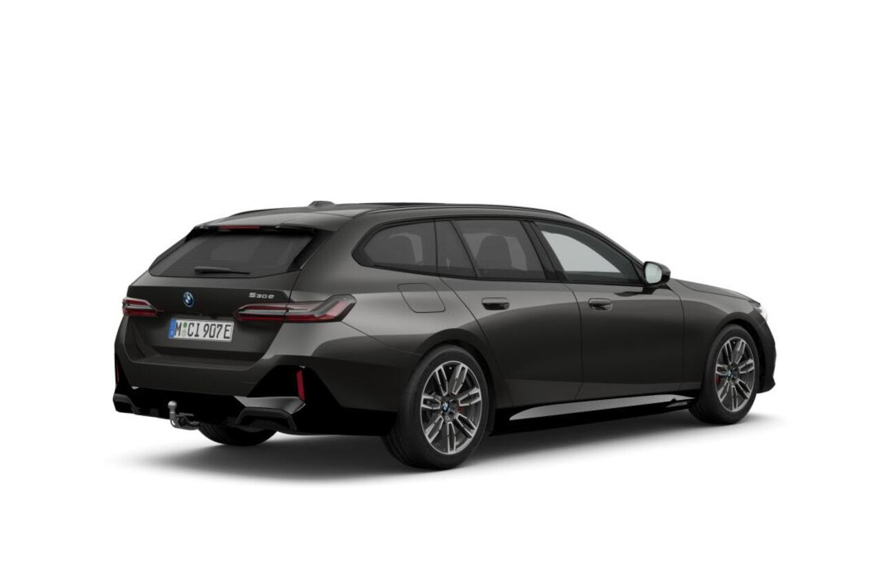 BMW 5-SERIE Touring 530e M Sport Edition | M Sport Pro | Travel Pack | Comfort Pack | Trekhaak