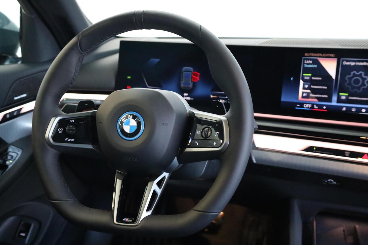 BMW 5-SERIE Touring 530e | M Sport | Panorama Dak | Driving Assistant Plus | Trekhaak