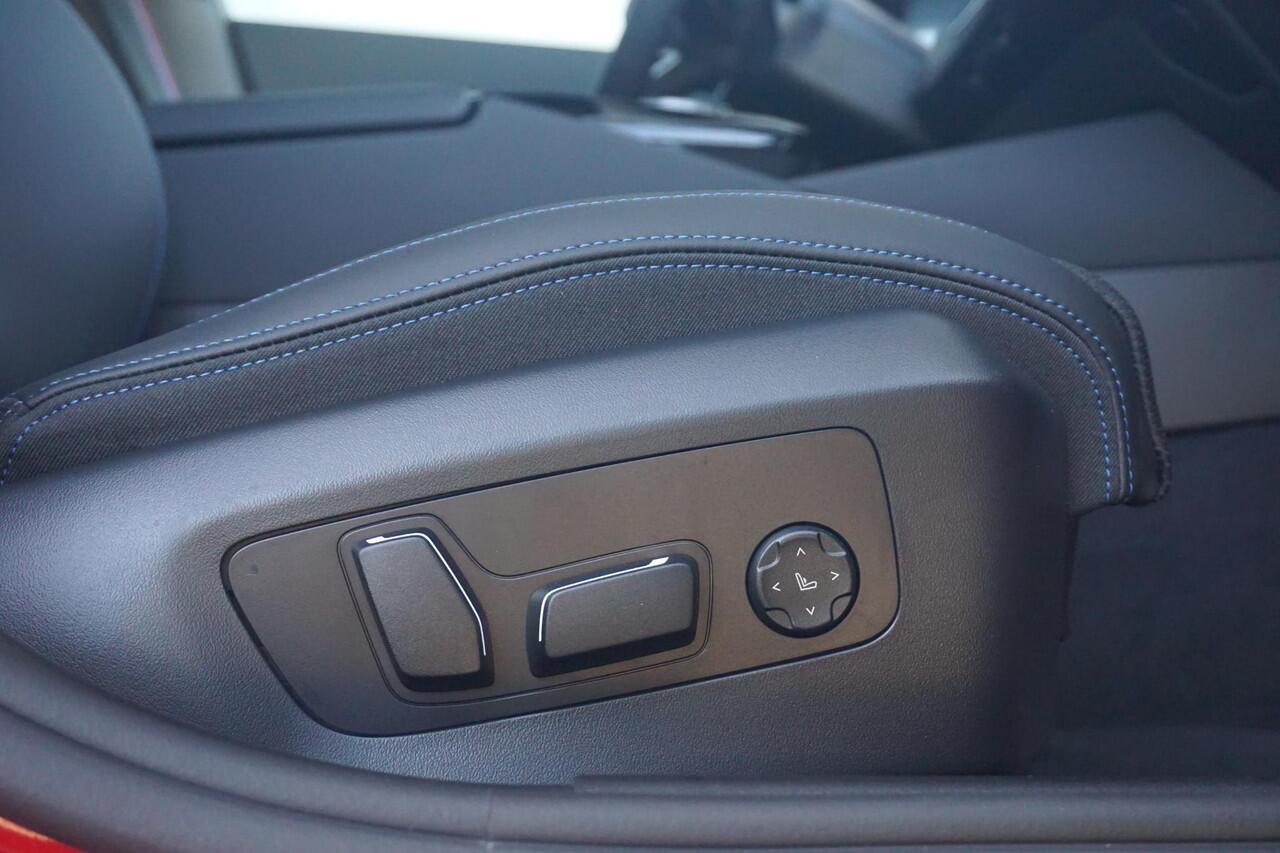 BMW 5-SERIE Touring 550e xDrive M Sportpakket Pro Panoramadak / Driving Assistant Professional / Bowers & Wilkins / Stoelventilatie / Trekhaak