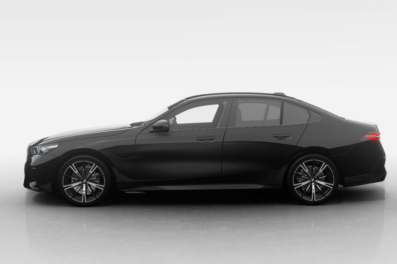 BMW 5-SERIE Sedan 530e M Sport Edition Innovation Pack | Travel Pack | Comfort Pack | Trekhaak