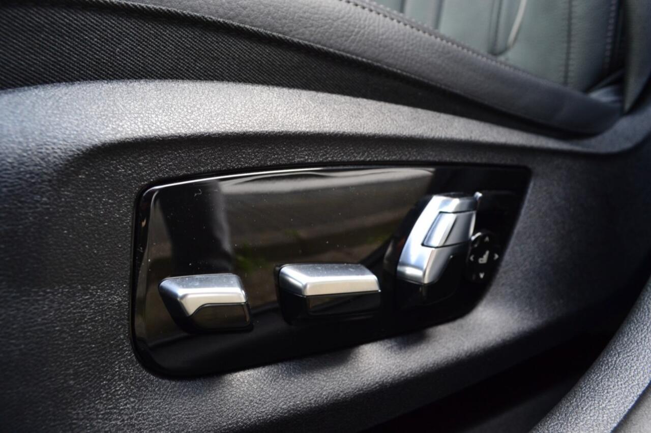 BMW 5-SERIE 530d xDrive M-Sport / Pano / standkachel / vol