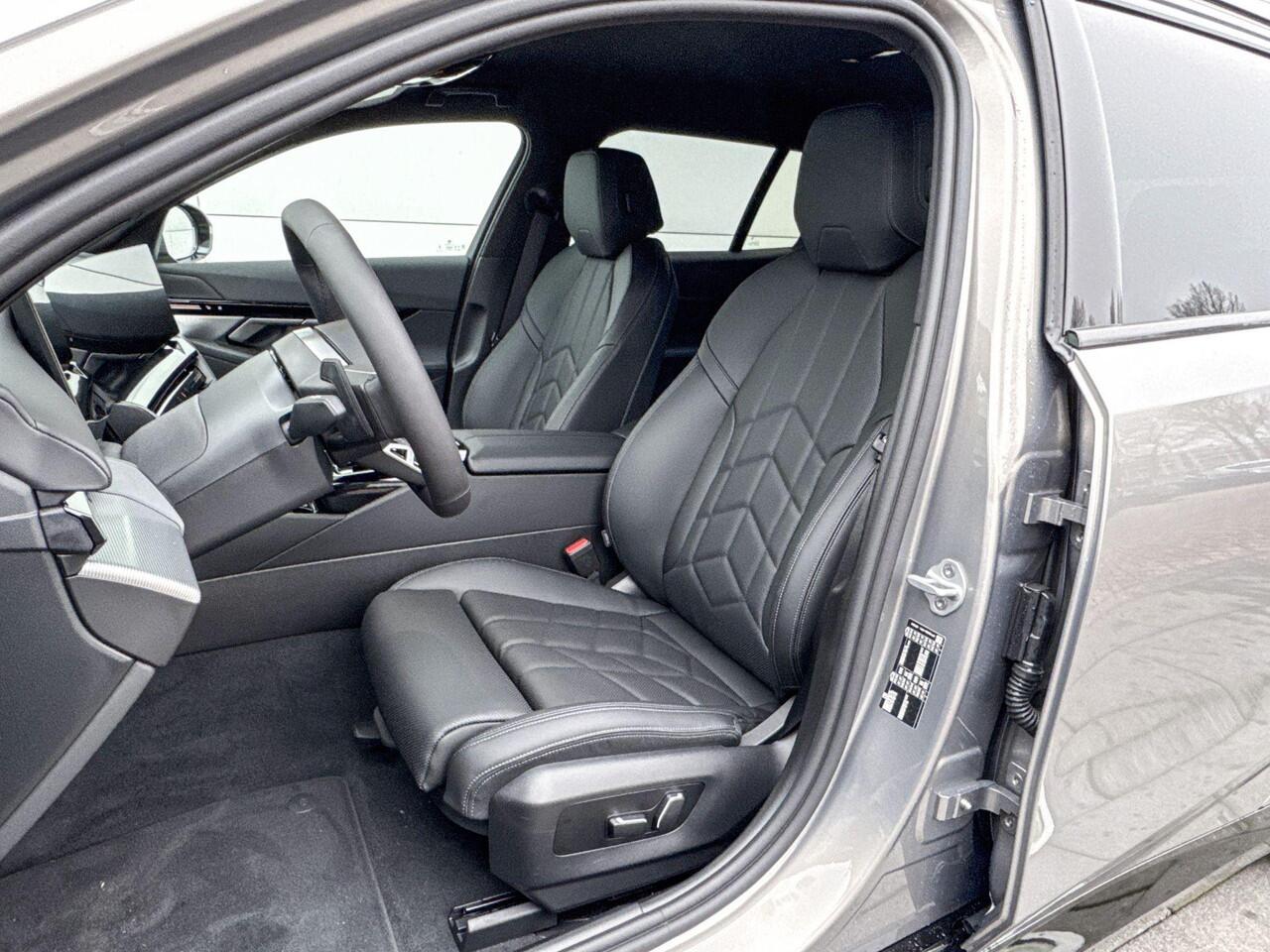 BMW 5-SERIE Touring 520i M-Sport | Selections | M Sport | Stoelverwarming | Achteruitrijcamera |