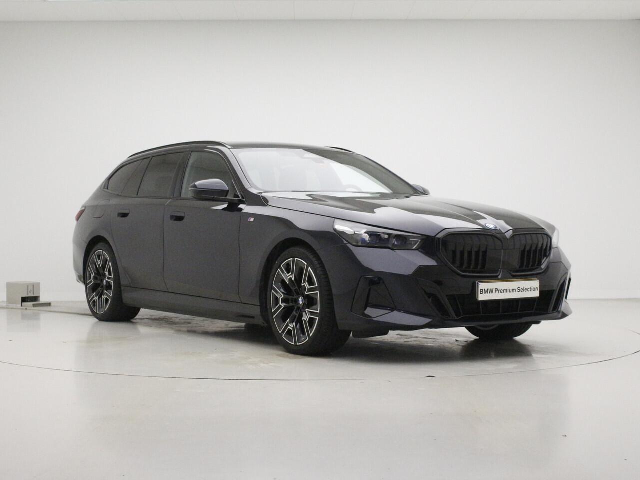 BMW 5-SERIE Touring 530e M-Sport | 20" | Trekhaak | Driving Assistant Plus | Travel Pack | Camera