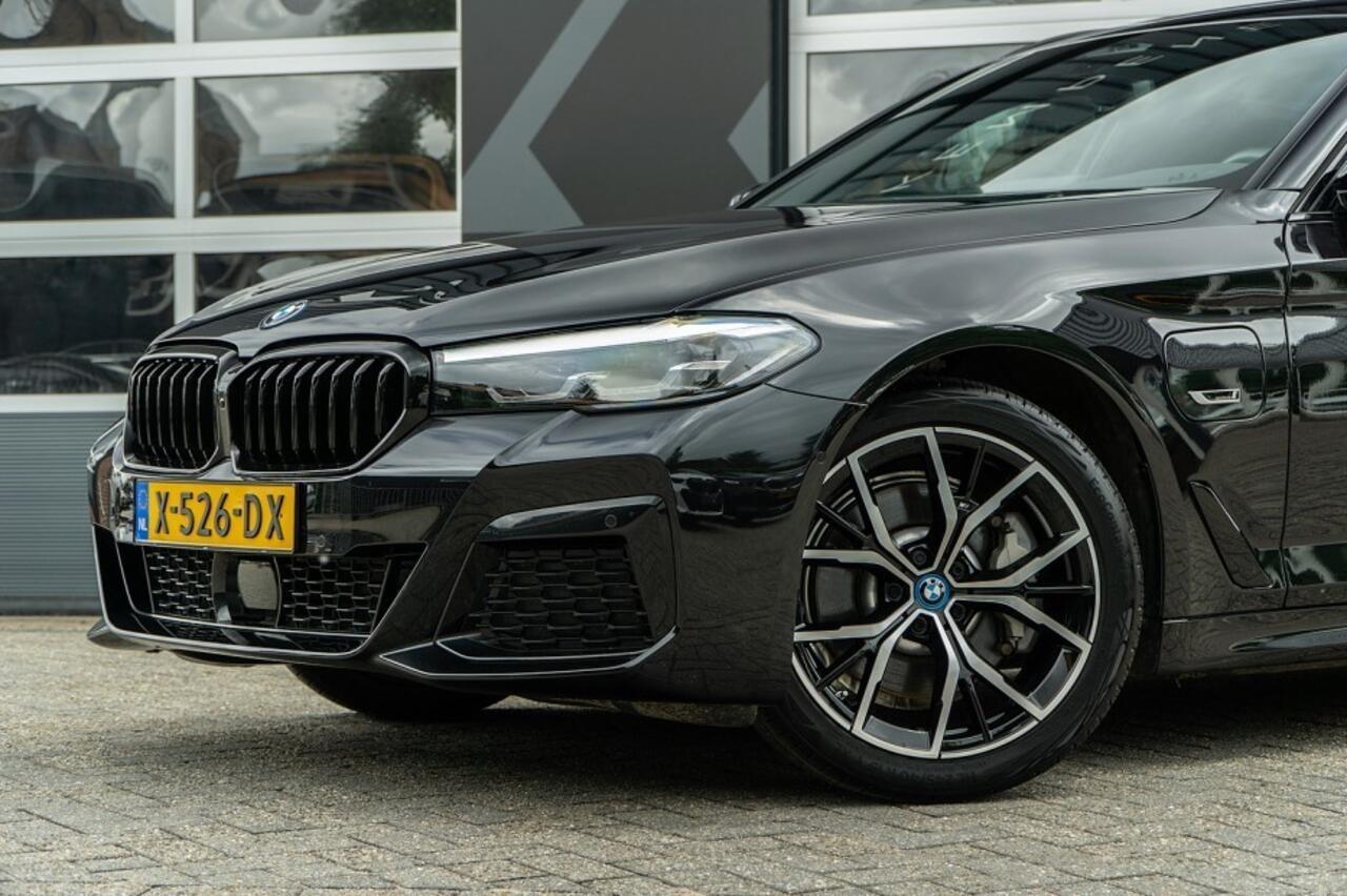 BMW 5-SERIE 530 530e Business Edition Plus | M Sport | Leder | Camera | ACC | Trekhaak | 19 Inch |