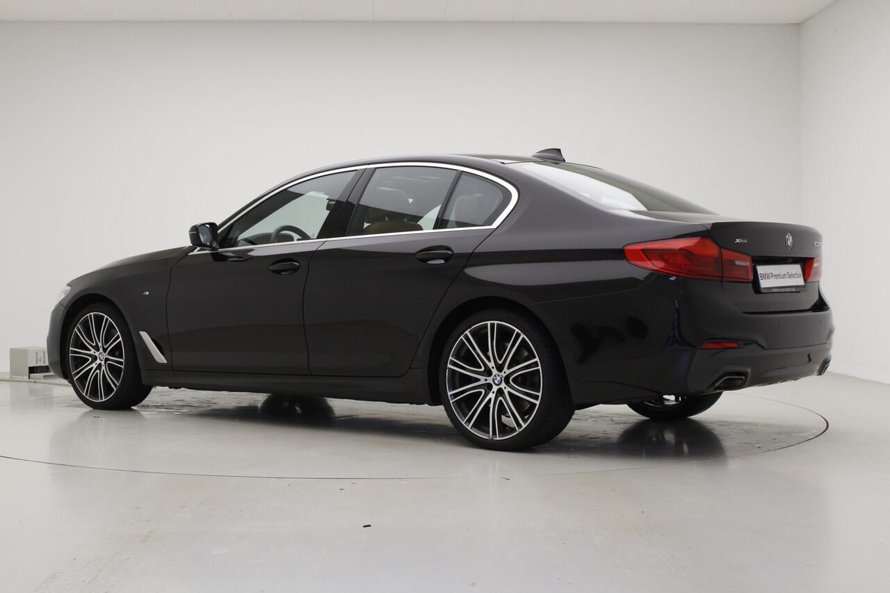 BMW 5-SERIE 530i xDrive Individual | Driving Assistant Plus | Stoelventilatie | M-Sport | Lederen Dash | Schuifdak | 20" | Harman Kardon |