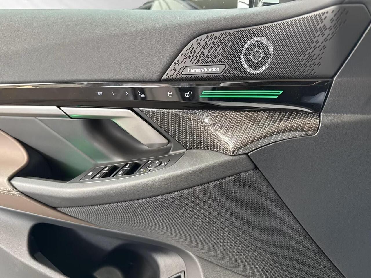 BMW 5-SERIE Touring 520iA M-SPORT ** ADAPT. LED, LEDER, PANORAMA, TREKH, H&K SOUND, DR. ASS+ ** 1e EIG - UNFALLFREI ** ** INFORMEER OOK NAAR ONZE AANTREKKELIJKE FINANCIAL-LEASE TARIEVEN **