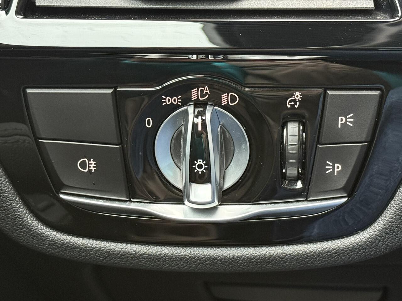 BMW 5-SERIE Touring BWJ 2022 530e 259PK High Executive AUTOMAAT | TREKHAAK WEGKL. | STOEL + STUUR VERW. | FULL LED | CARPLAY & ANDROID | CAMERA | NAVI | CLIMA | CRUISE | LMV | PDC