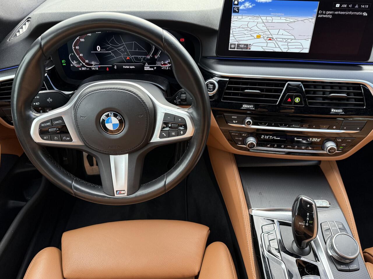 BMW 5-SERIE Touring 520i LCi Aut. M-Sport, Trekhaak | Sport-leder | Navi+
