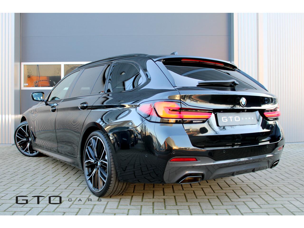 BMW 5-SERIE Touring 520i M Sport | Pano | Laser | Harman Kardon | Memory