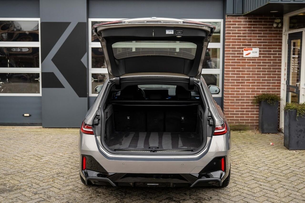 BMW 5-SERIE 530e xDrive M Sport | Harman/Kardon | Trekhaak | Camera | ACC | Leder | 19 Inch |