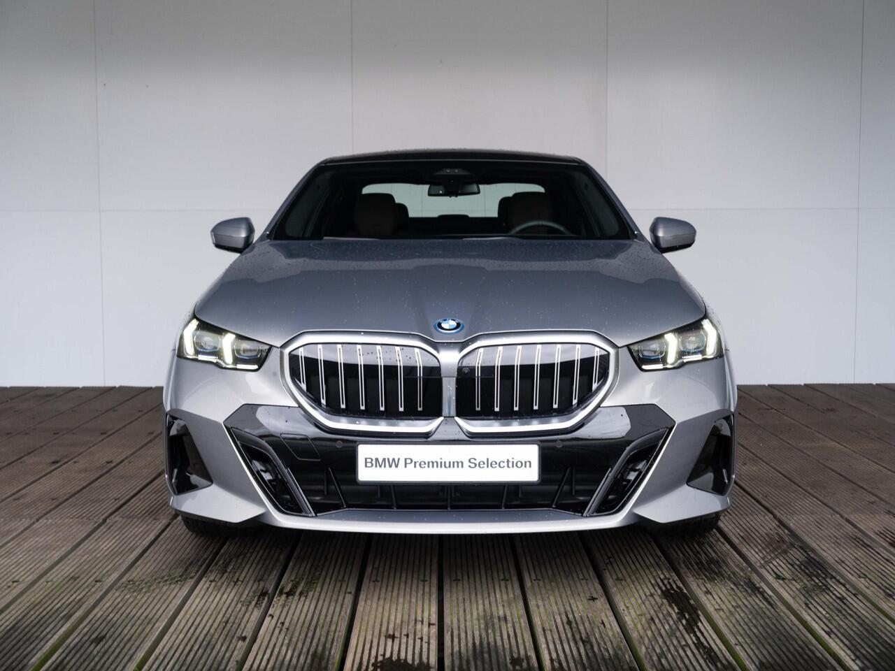 BMW 5-SERIE Sedan 530e | M Sportpakket | Innovation Pack | Travel Pack