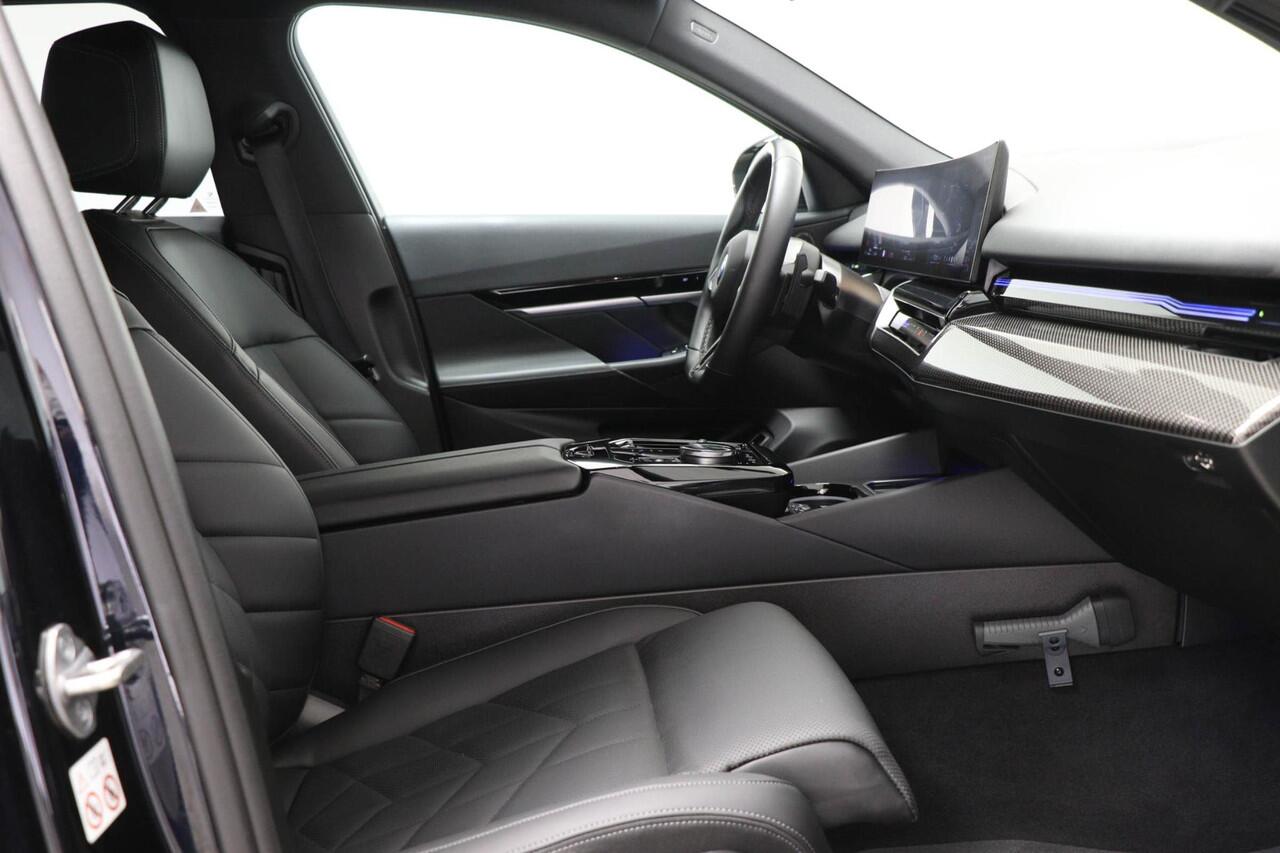 BMW 5-SERIE 520i M-Sport | COMFORT / INNOVATION / TRAVEL- PACK | HEAD UP | STOELKOELING | STUURVERWARMING | 360 CAMERA