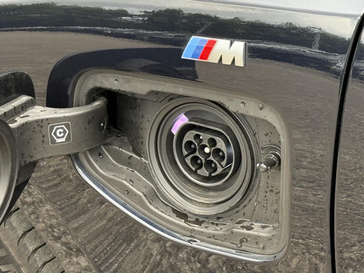 BMW 5-SERIE Touring 530e | M-Sport | Elek. Trekhaak | Camera | 20'' | Driv. Ass. Plus