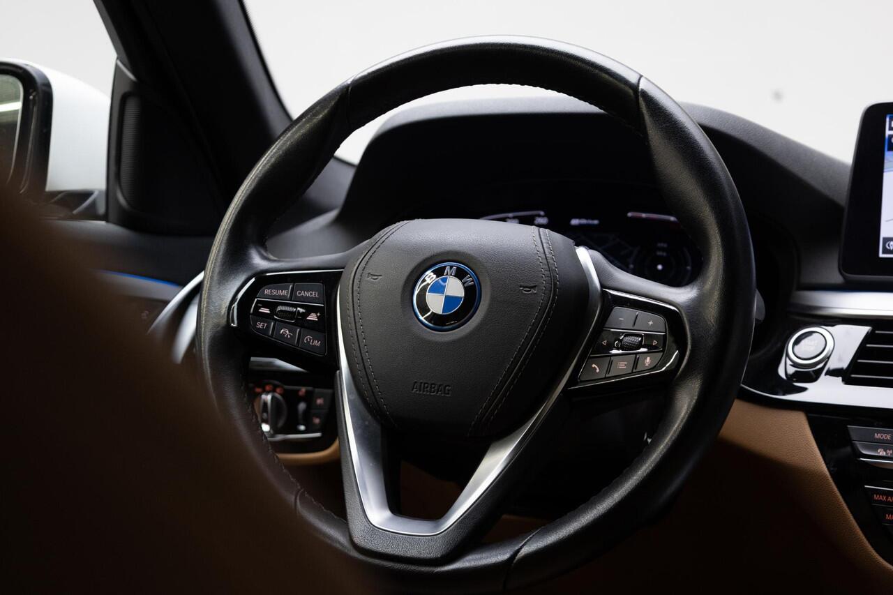 BMW 5-SERIE Touring 530e Executive | Driving Assistant | Head Up | Leder |