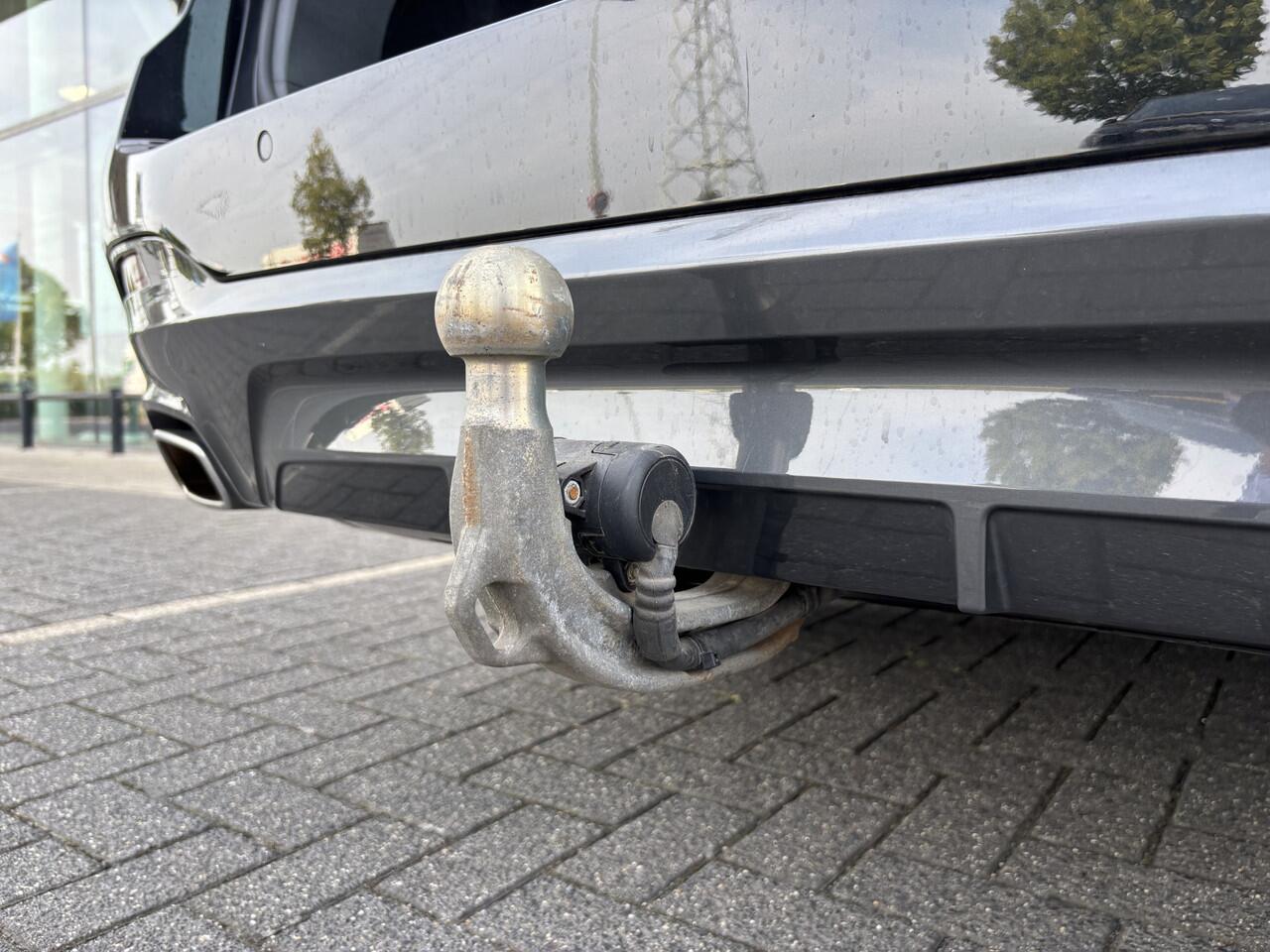 BMW 5-SERIE Touring 530i xDrive High Executive M Sport Automaat / Panoramadak / Trekhaak / Laserlight / Achteruitrijcamera / Head-Up / Comfort Access / Adaptief onderstel