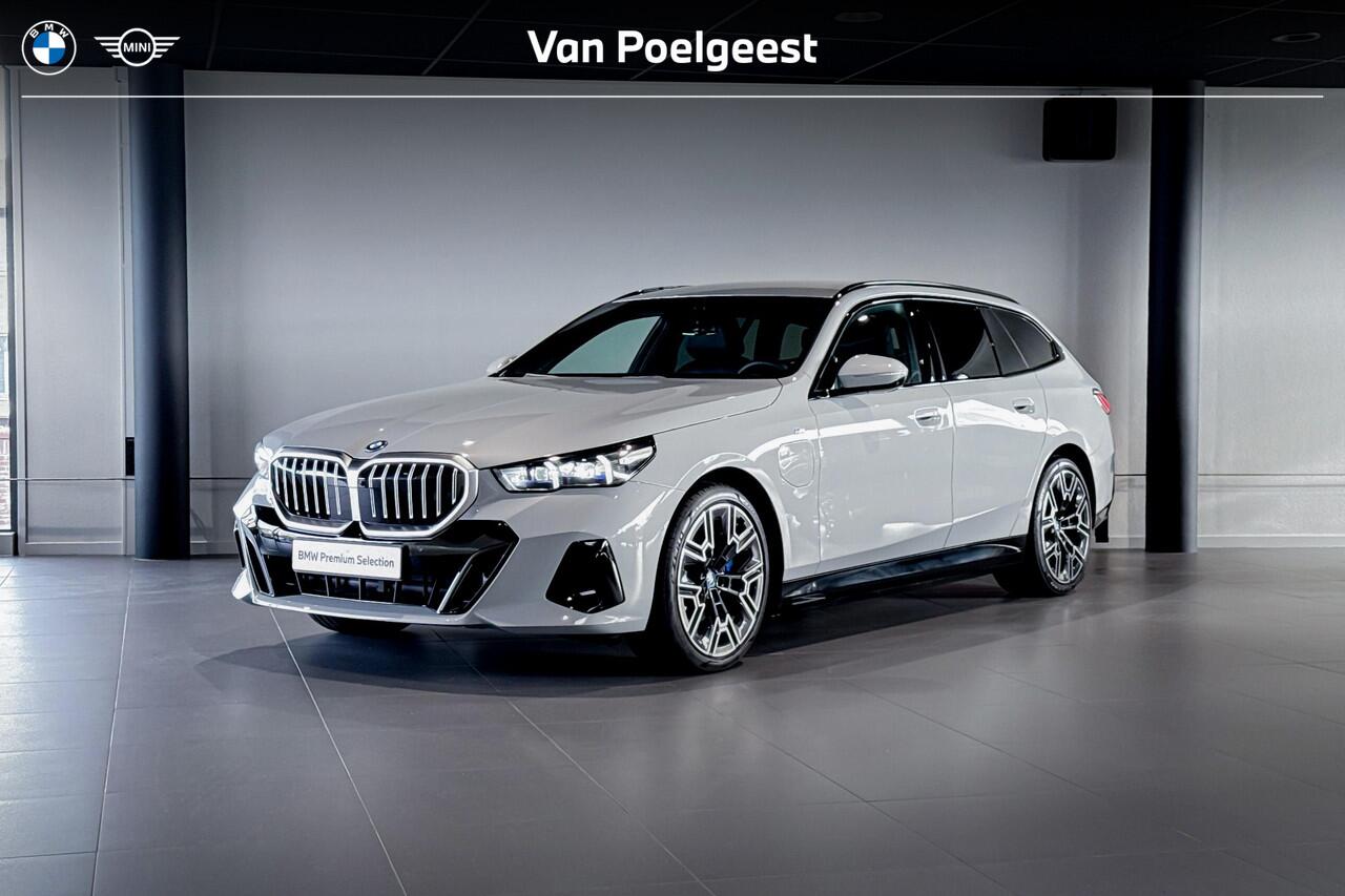 BMW 5-SERIE Touring 530e M Sport Edition | Harman Kardon | Stoelverwarming | Head-up Display |