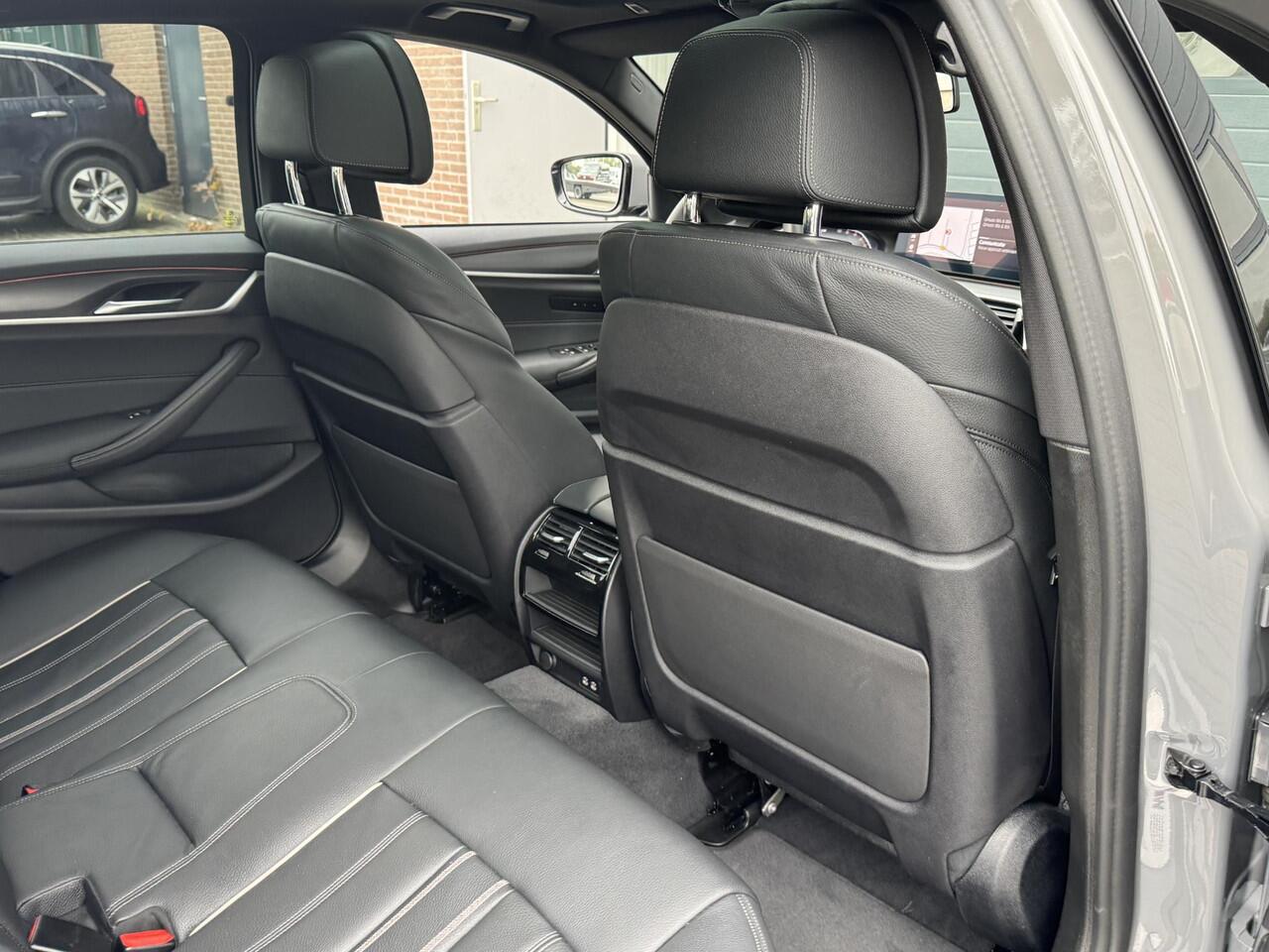 BMW 5-SERIE 520I BUSINESS EDITION PLUS I M-SPORT I TREKHAAK I SCHUIFDAK I ORIG. NEDERLANDS