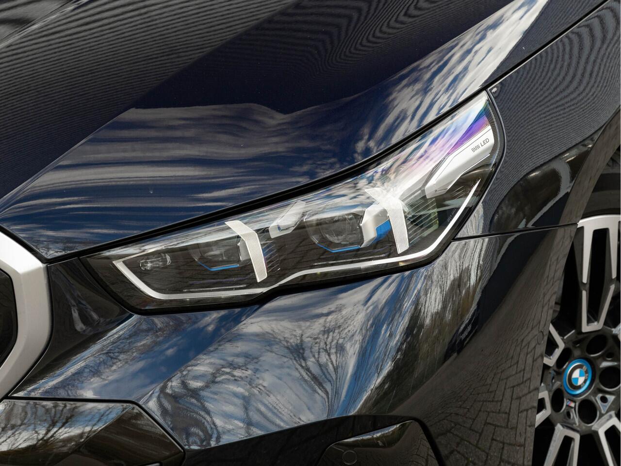 BMW 5-SERIE Touring 530e M-Sport - Pano - Trekhaak - Driving Ass - Camera