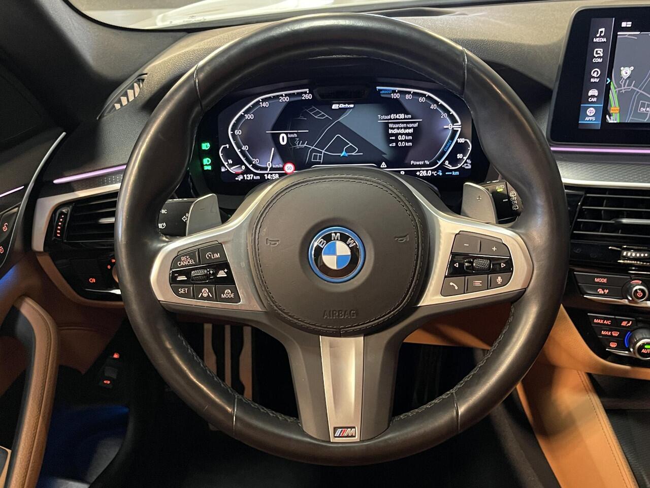 BMW 5-SERIE Touring 530e xDrive High Executive M Sport 18"/Laser LED/Leder/Head-up/Keyless/Trekhaak/Stoelverwarming/Adaptieve cruise/Dodehoek/Camera/Apple Carplay & Android Auto/HiFi