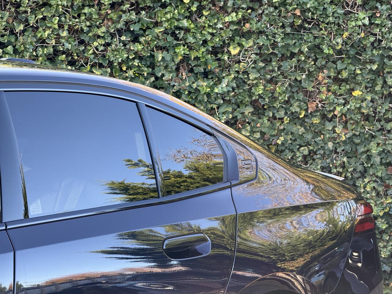 BMW 5-SERIE 530e M Sport Pro | 21" | CoPilot | Panorama | Harmen/Kardon | Elek. Trekhaak | Stuurverw. + Stoelverw. Voor/Achter