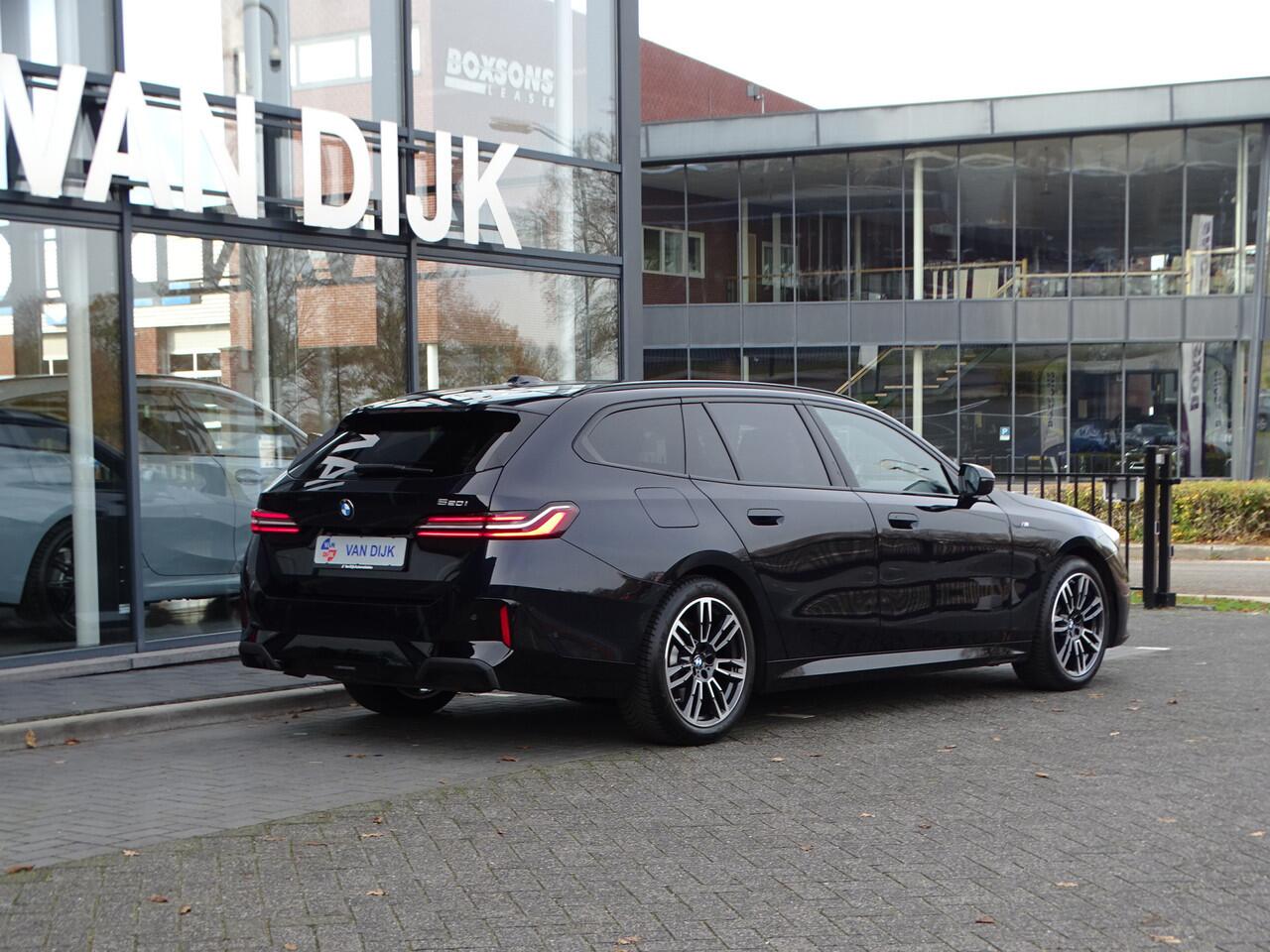BMW 5-SERIE Touring 520i M Sportpakket Elek.Trekhaak Pano.Dak Driv.Ass. Plus Stoelventilatie Live Cockpit Pro. Head-up Harman-Kardon 19" LM Velgen