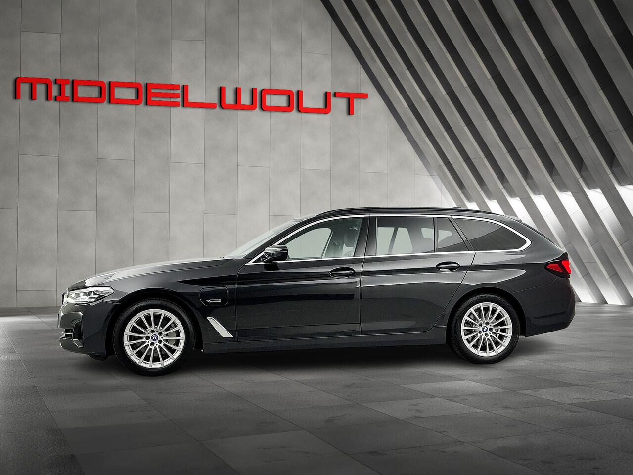BMW 5-SERIE Touring 530e M-sport Pano-dak/Leder/Adapt.Cruise/EL.Trekhaak