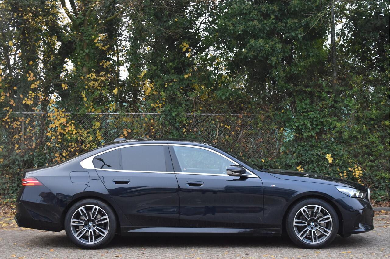 BMW 5-SERIE 520i M-Sport Comfort pack 208 pk | Vol | Pano.dak | HUD | Harman/Kardon | Keyless | Memory stoelen | 360 gr.camera | Stoelverkoeling
