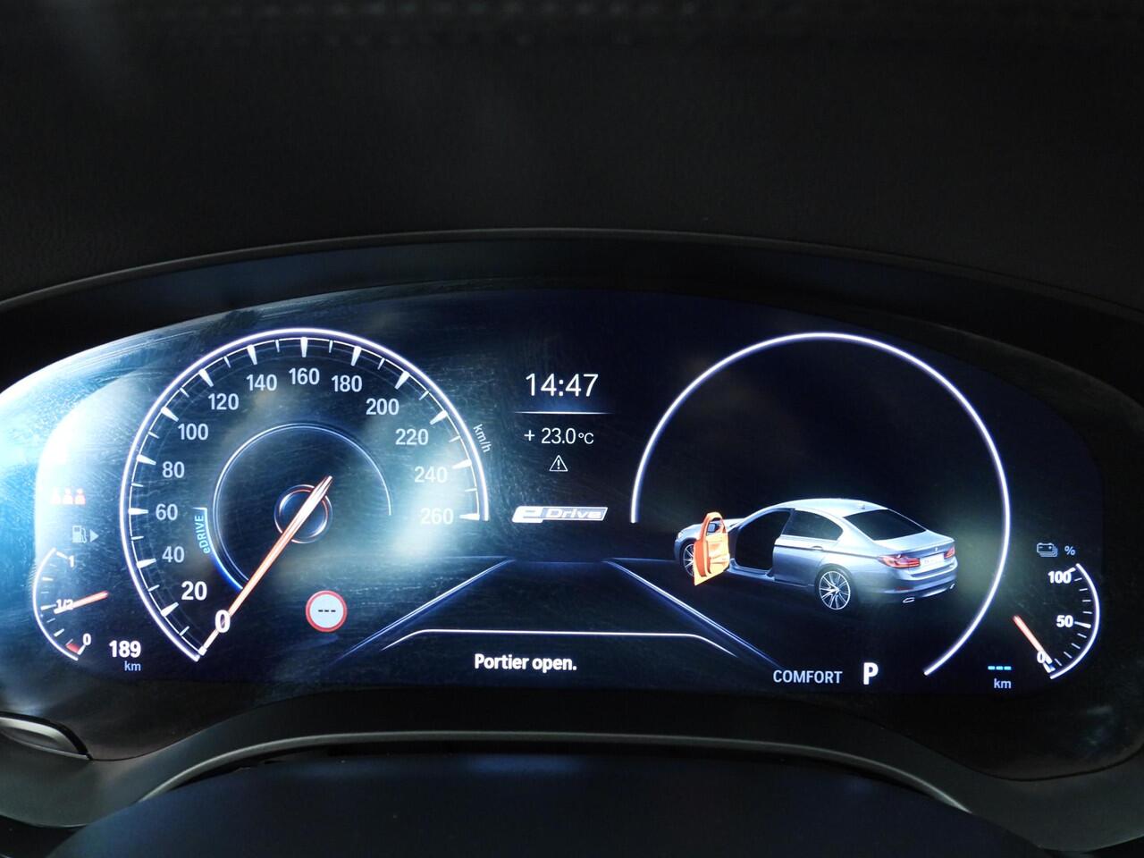 BMW 5-SERIE Sedan 530e | LED | Leder | HUD | Stoelverwarming | Chrome line | Hifi speakers | Alu 18 inch