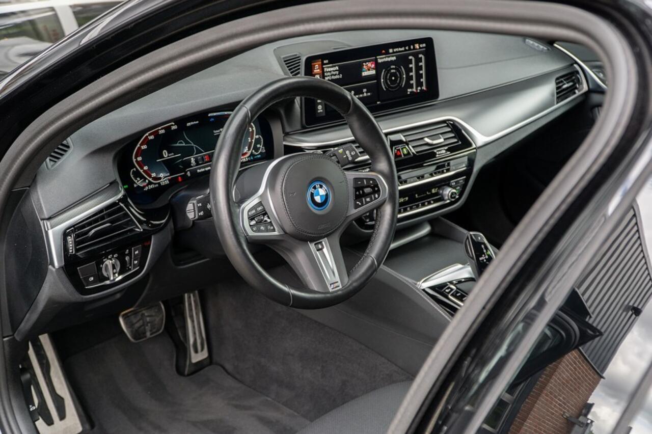 BMW 5-SERIE 530 530e Business Edition Plus | M Sport | Leder | Camera | ACC | Trekhaak | 19 Inch |