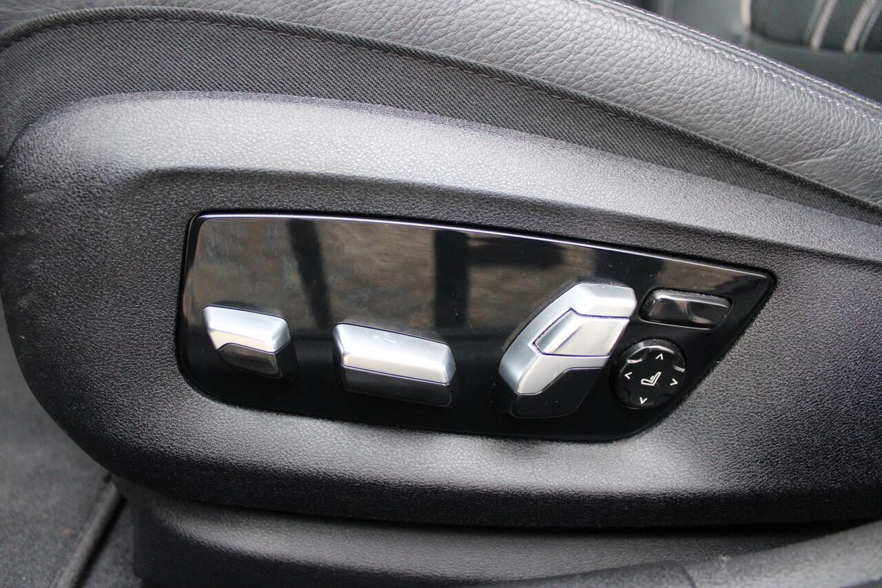 BMW 5-SERIE Touring 530e xDrive M-Sport Active Steering Laser Pano Vol-Leder Head-up