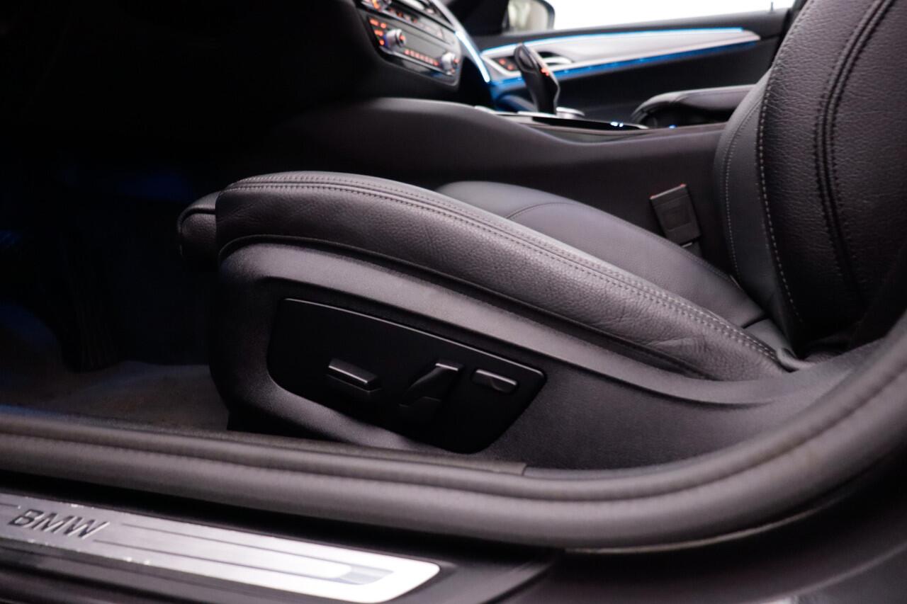 BMW 5-SERIE Touring 530e HIGH EXECUTIVE PANO | LEDER | CAMERA | CARPLAY | STOELVERW | ELEK KLEP | FULL LED | LMV 18''