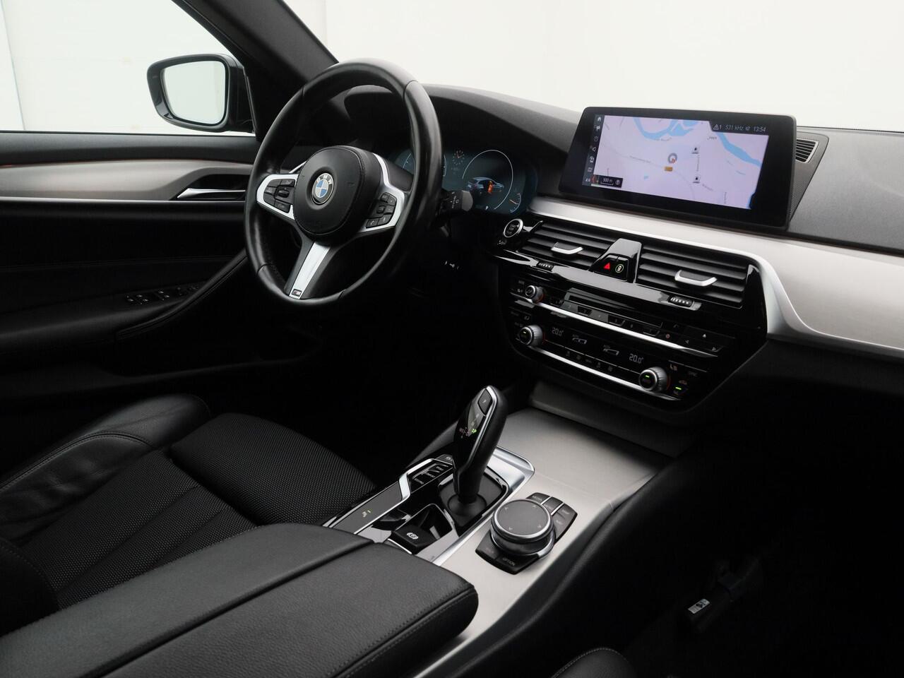 BMW 5-SERIE 520i 184 PK Steptronic8 Touring Executive Edition