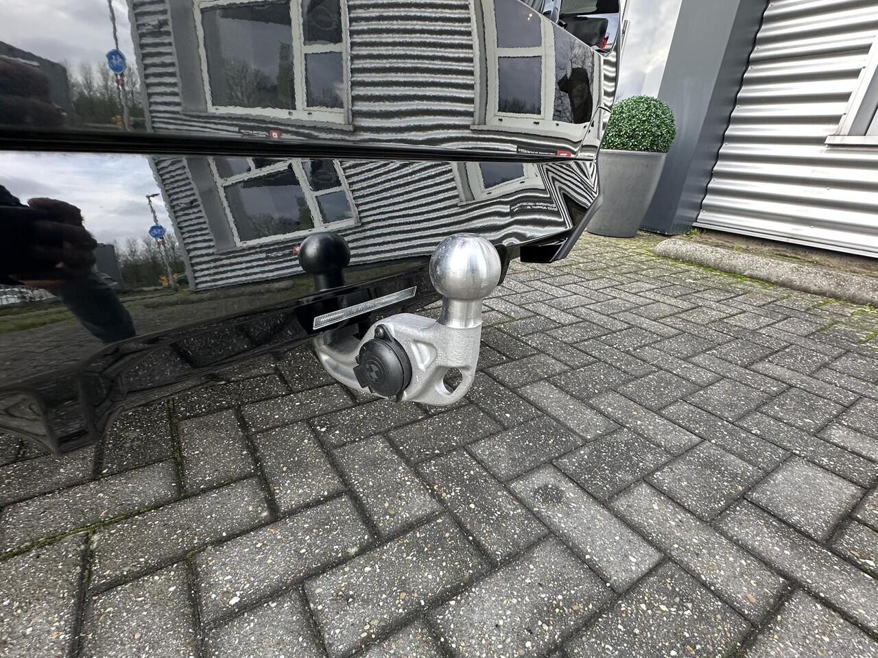 BMW 5-SERIE Touring 530e M Sport Edition Comfort toegang | Elect trekhaak | Origineel NL