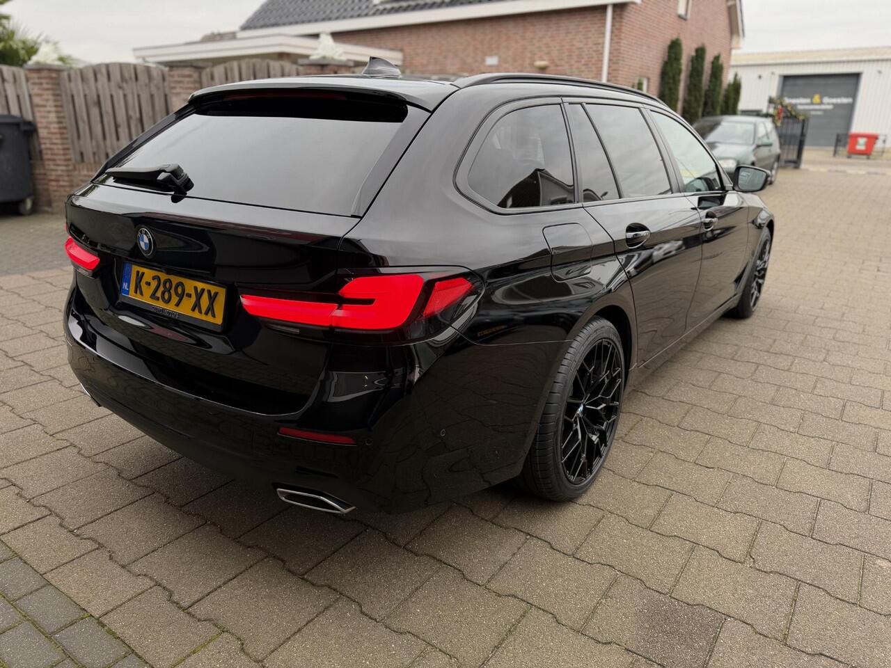 BMW 5-SERIE Touring 530e NL Auto comfort/laser/leder/Shadow