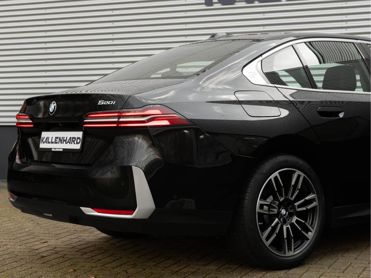 BMW 5-SERIE 520i - Sportstoelen - Stoelverwarming - Camera - Driving Assistant