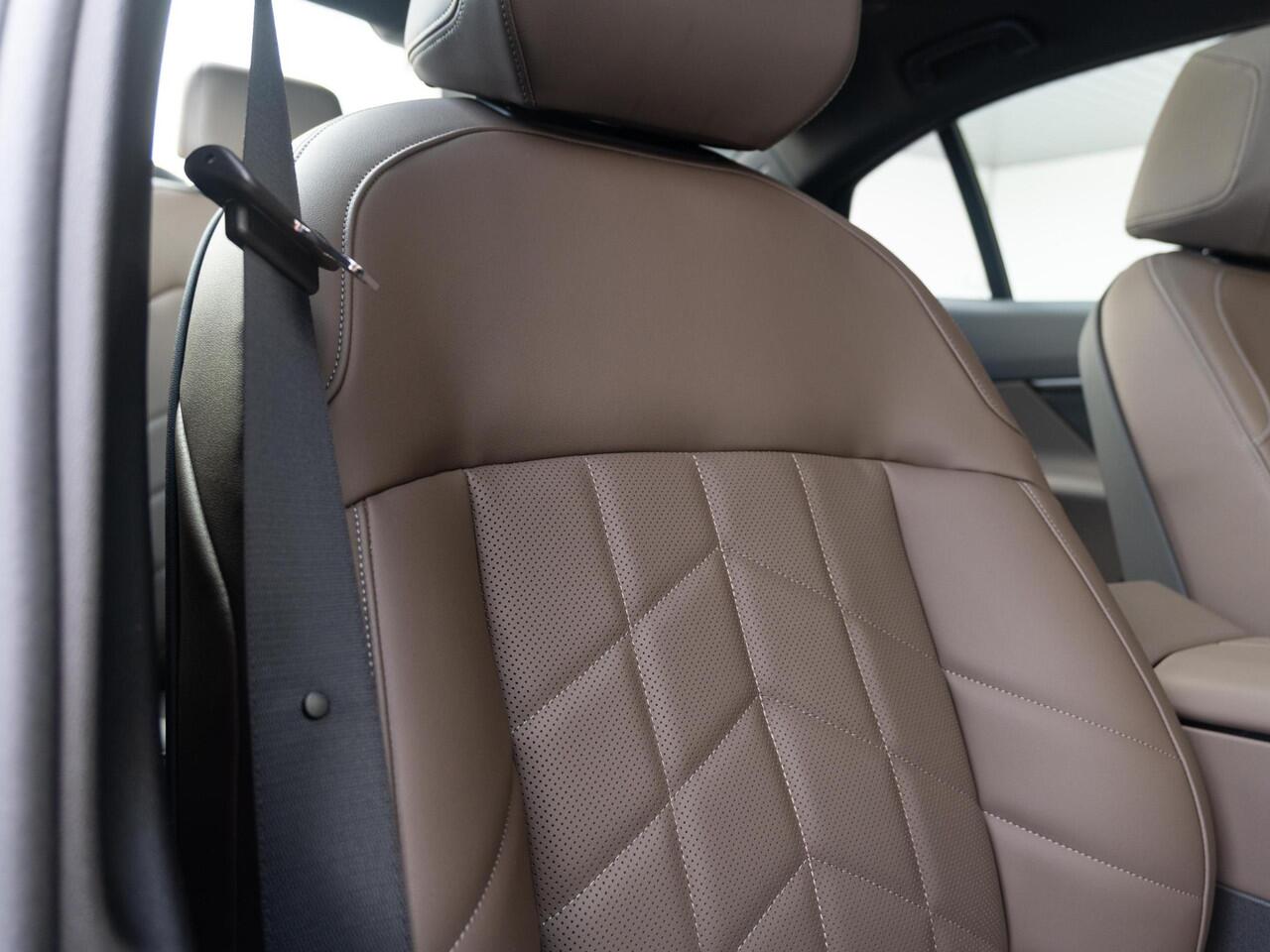 BMW 5-SERIE 530e Sedan | M Sport Edition | M Sportpakket | Innovation Pack | Travel Pack | Comfort Pack