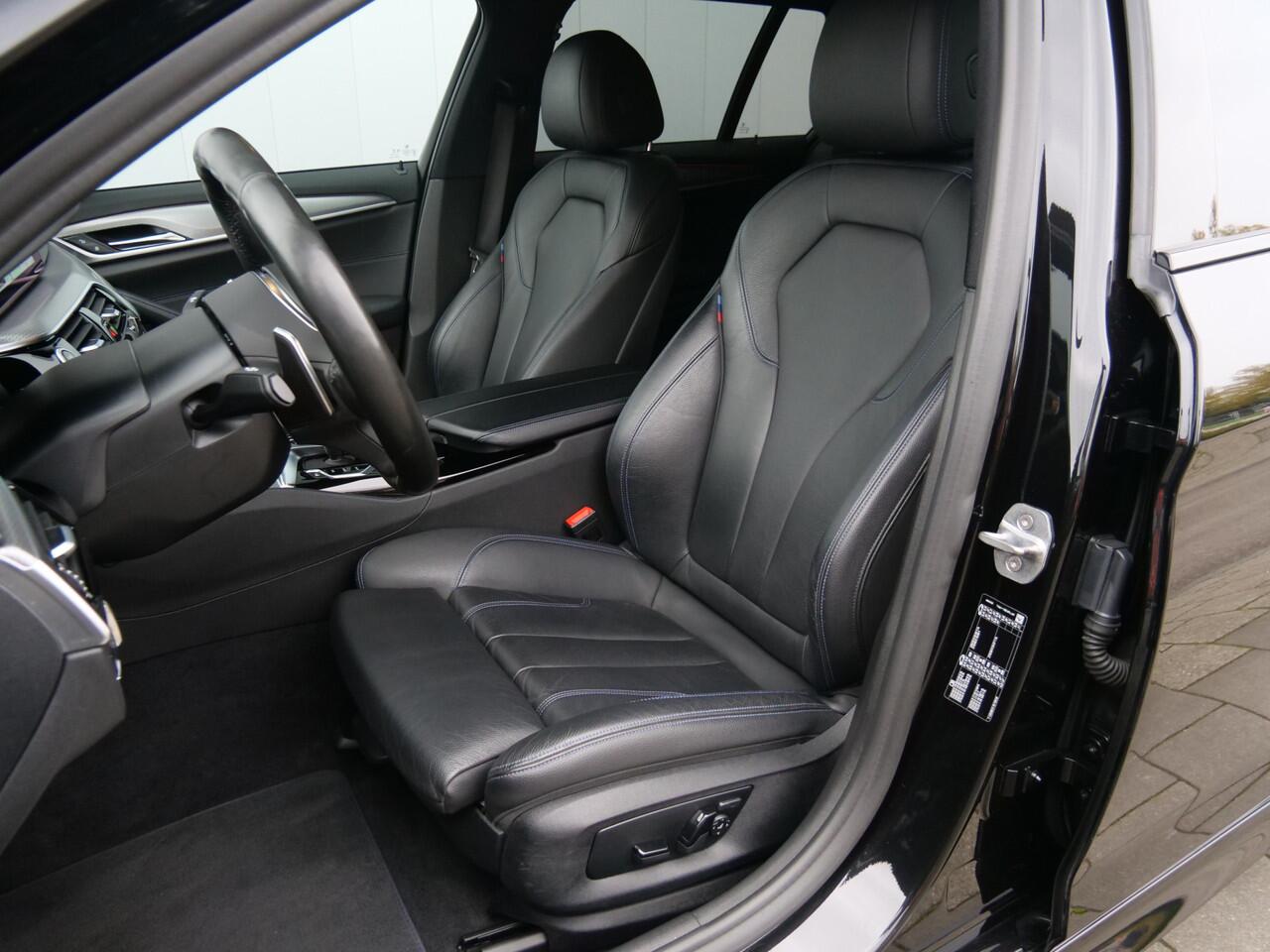 BMW 5-SERIE Touring 530i 252pk High Executive M-Sport Automaat Navigatie / LED / Privacy glas / Camera