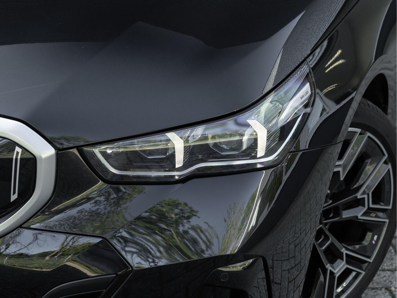 BMW 5-SERIE Touring 520i M-Sport - Driving + Parking Ass Plus - Head-Up - Adaptive LED