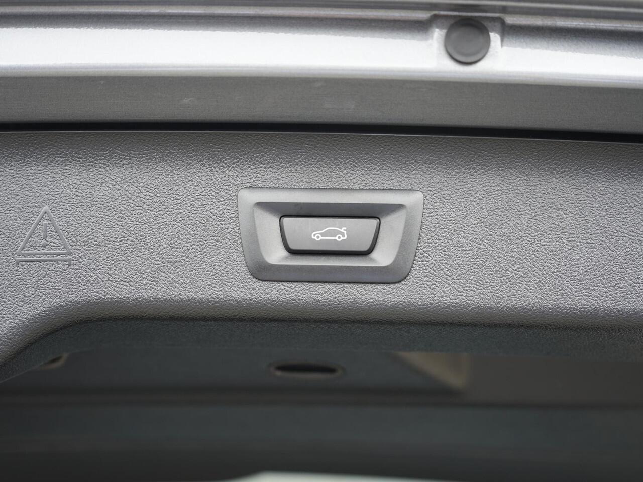 BMW 5-SERIE Touring 530e M-Sport 1e eig. / Dealeronderh. / HiFi / Trekhaak / Active Guard / Lederen bekleding / Adaptieve Cruisecontrol